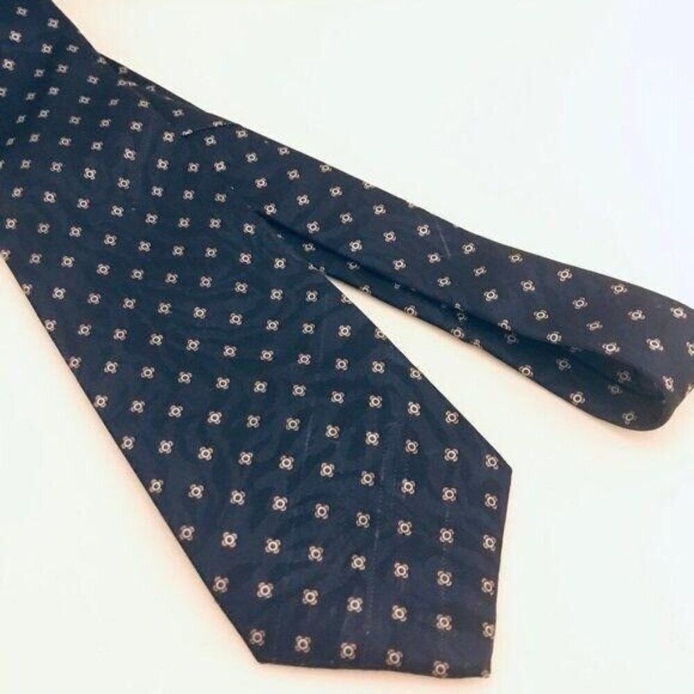 #1679 MANHATTAN VINTAGE NAVY BLUE with small triangles NECKTIE 55 IN X 3.5 IN
